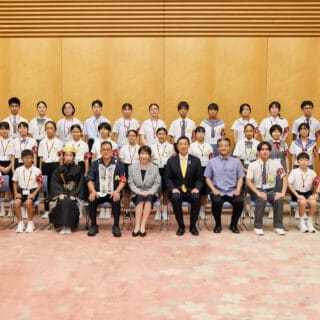 沖縄豆記者団による表敬